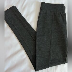 Lou & Grey Seamed Front Ponte Leggings Size Small